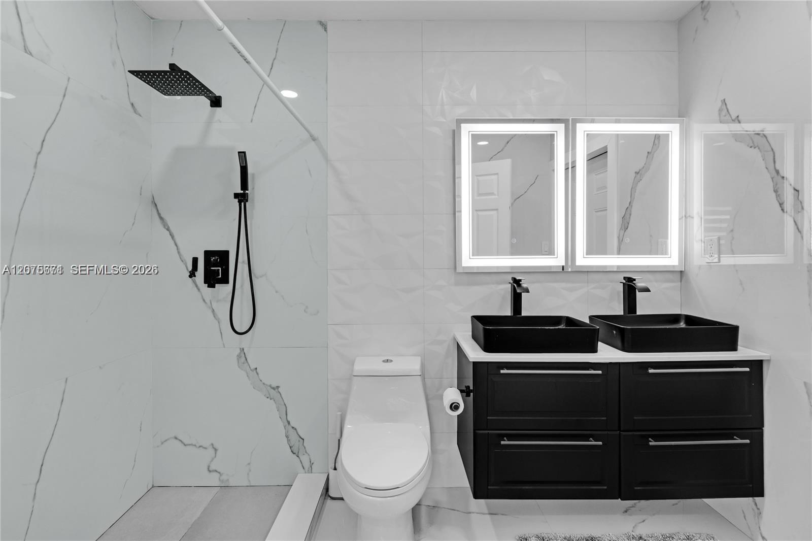 Listing photo 15 for 7031 SW 12th St, Pembroke Pines, FL, 33023