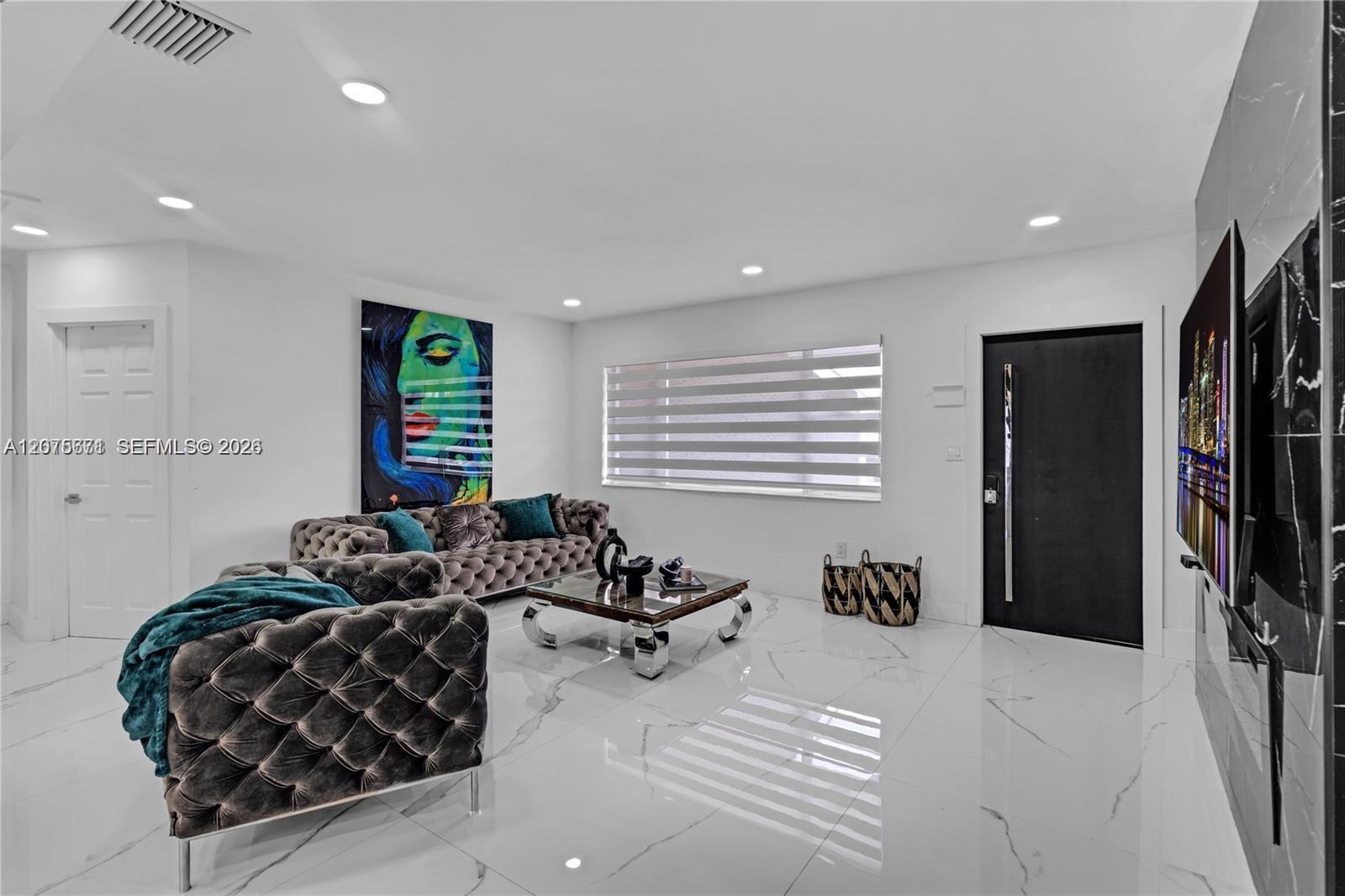Listing photo 6 for 7031 SW 12th St, Pembroke Pines, FL, 33023