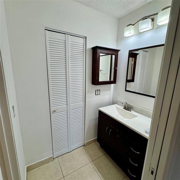 Listing photo 12 for 10849 NW 30TH Place Unit#371, Sunrise, FL, 33322