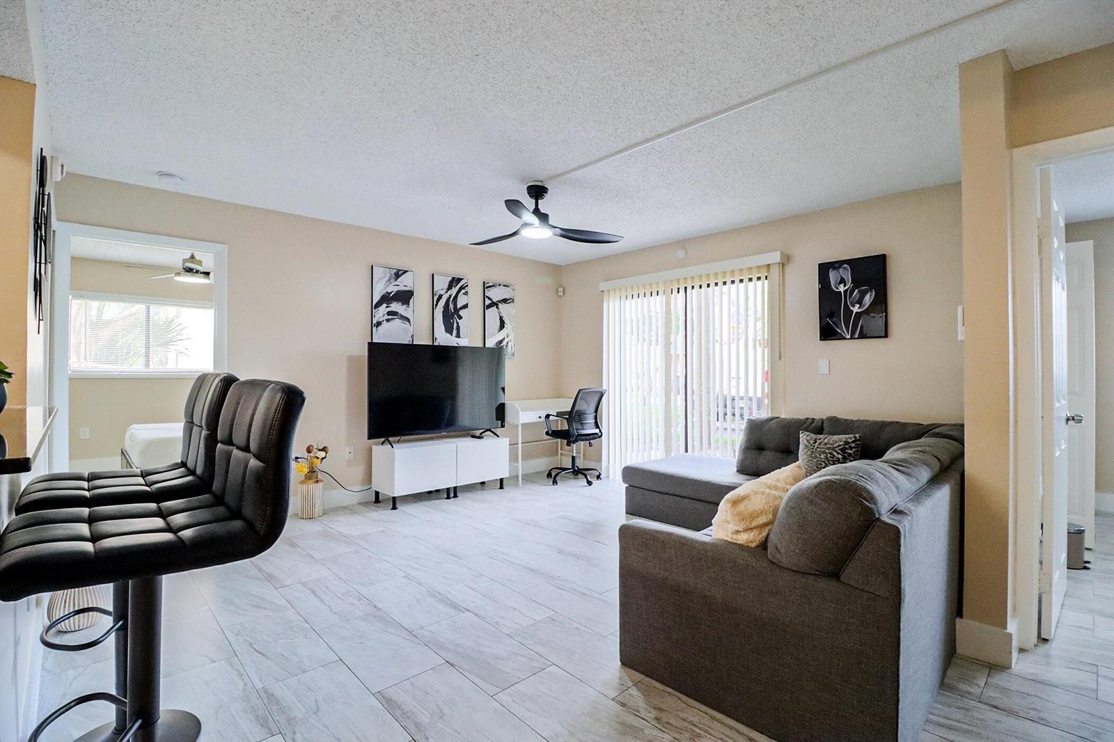 Listing photo 14 for 450 PALM Circle Unit#106, Pembroke Pines, FL, 33025