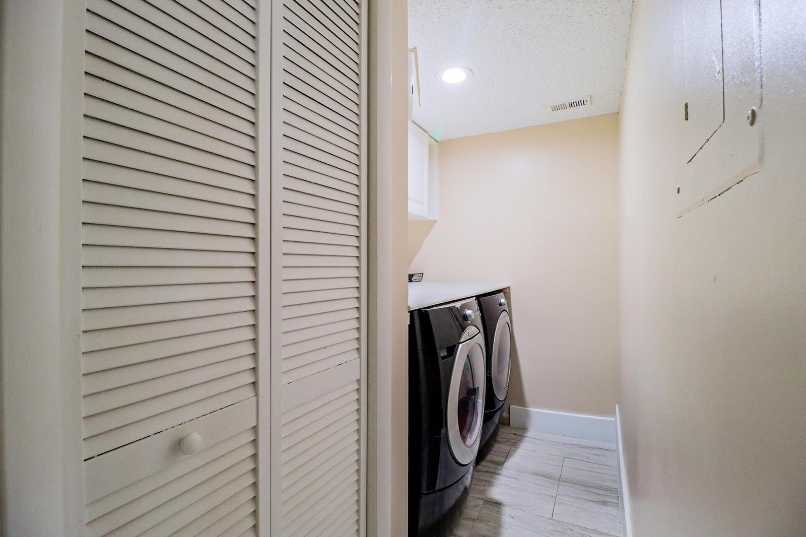 Listing photo 5 for 450 PALM Circle Unit#106, Pembroke Pines, FL, 33025