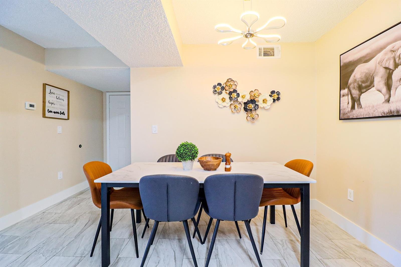 Listing photo 8 for 450 PALM Circle Unit#106, Pembroke Pines, FL, 33025