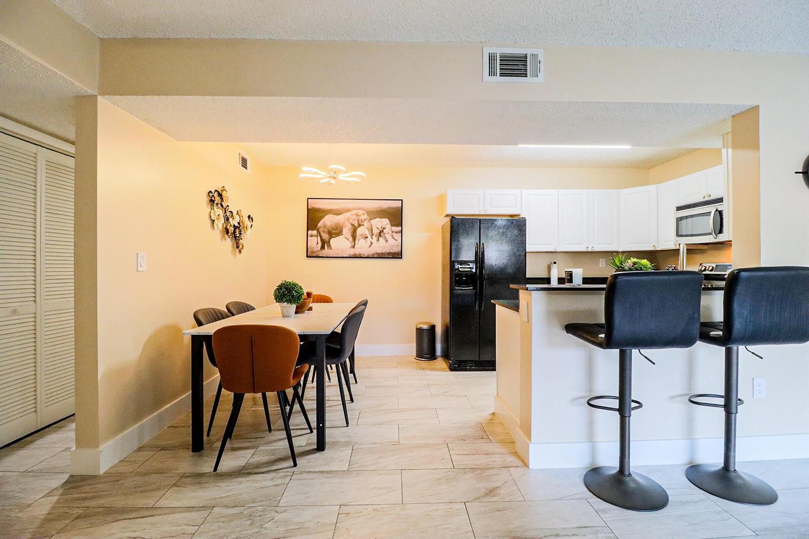 Listing photo 10 for 450 PALM Circle Unit#106, Pembroke Pines, FL, 33025