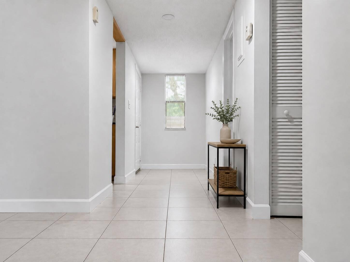 Listing photo 2 for 9816 NW 36th Street Unit#6D, Sunrise, FL, 33351