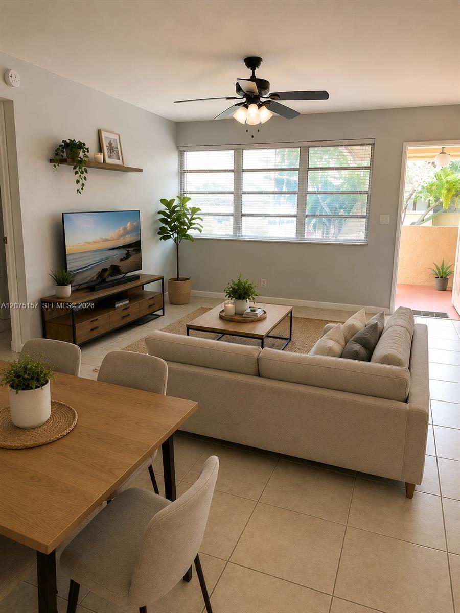 Listing photo 7 for 10112 Twin Lakes Dr Unit#11-E, Coral Springs, FL, 33071