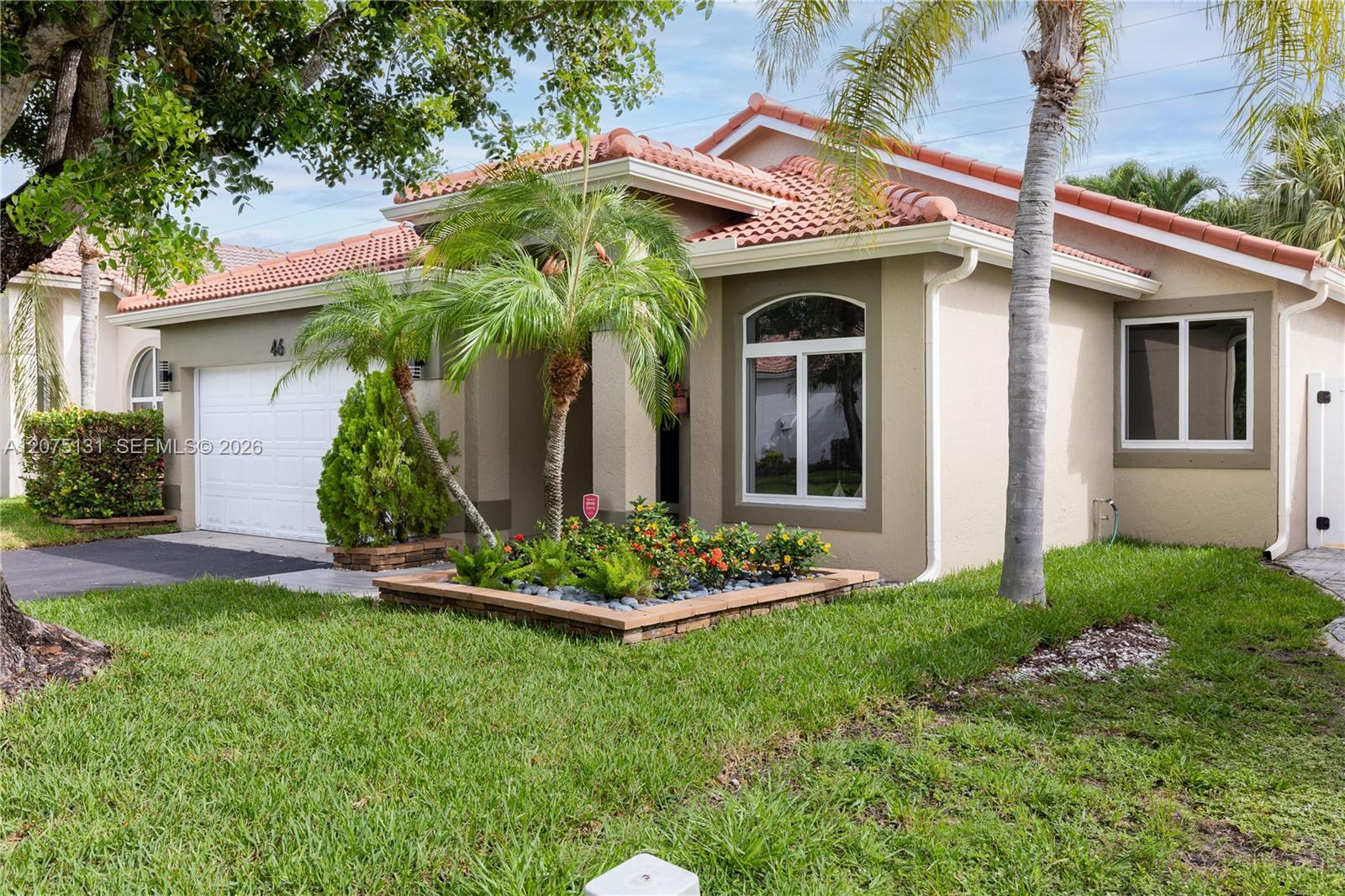 Listing photo 4 for 46 Gables Blvd, Weston, FL, 33326