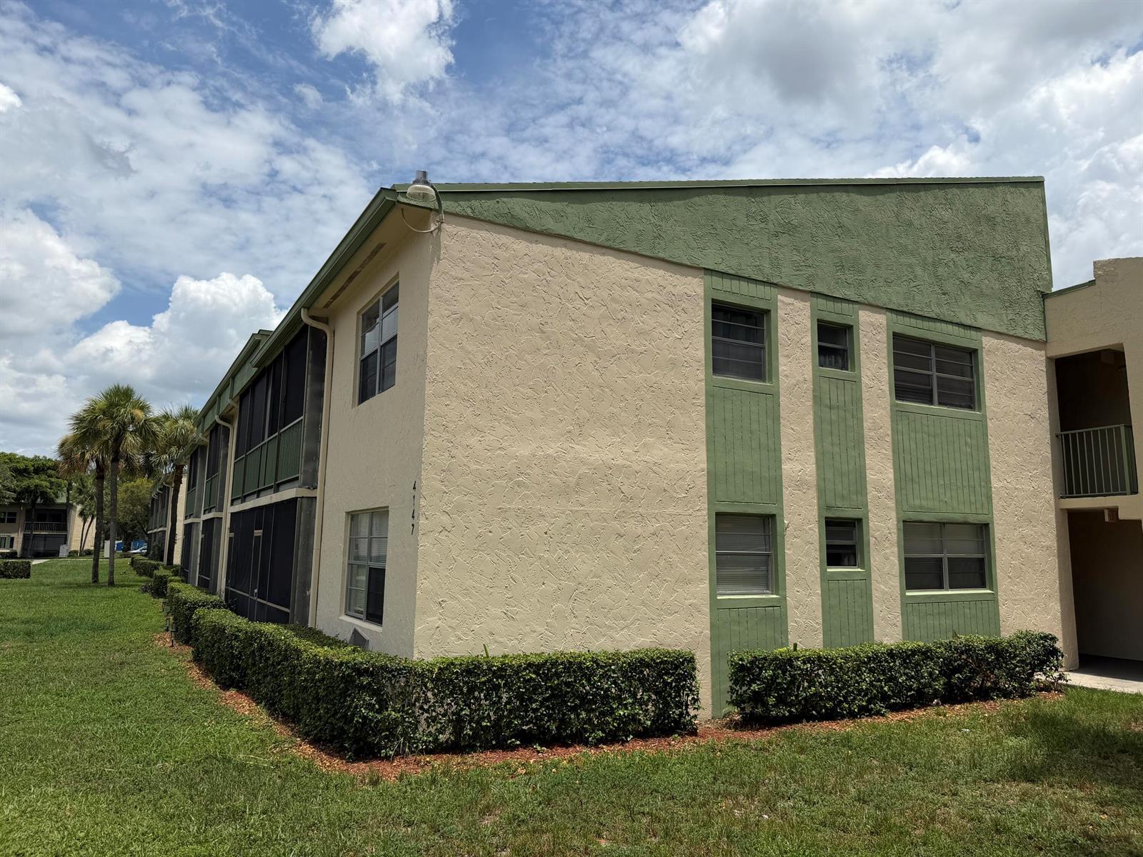 Listing photo 2 for 4147 NW 90th Avenue Unit#204, Coral Springs, FL, 33065