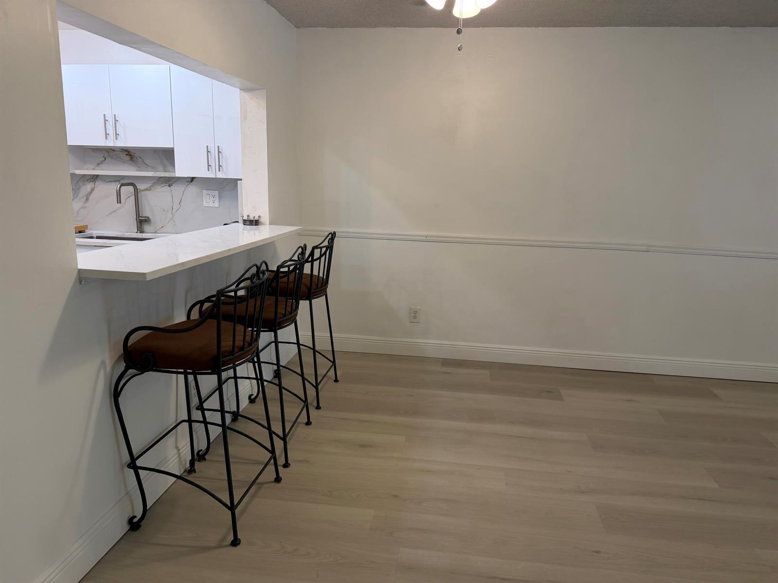 Listing photo 6 for 4147 NW 90th Avenue Unit#204, Coral Springs, FL, 33065
