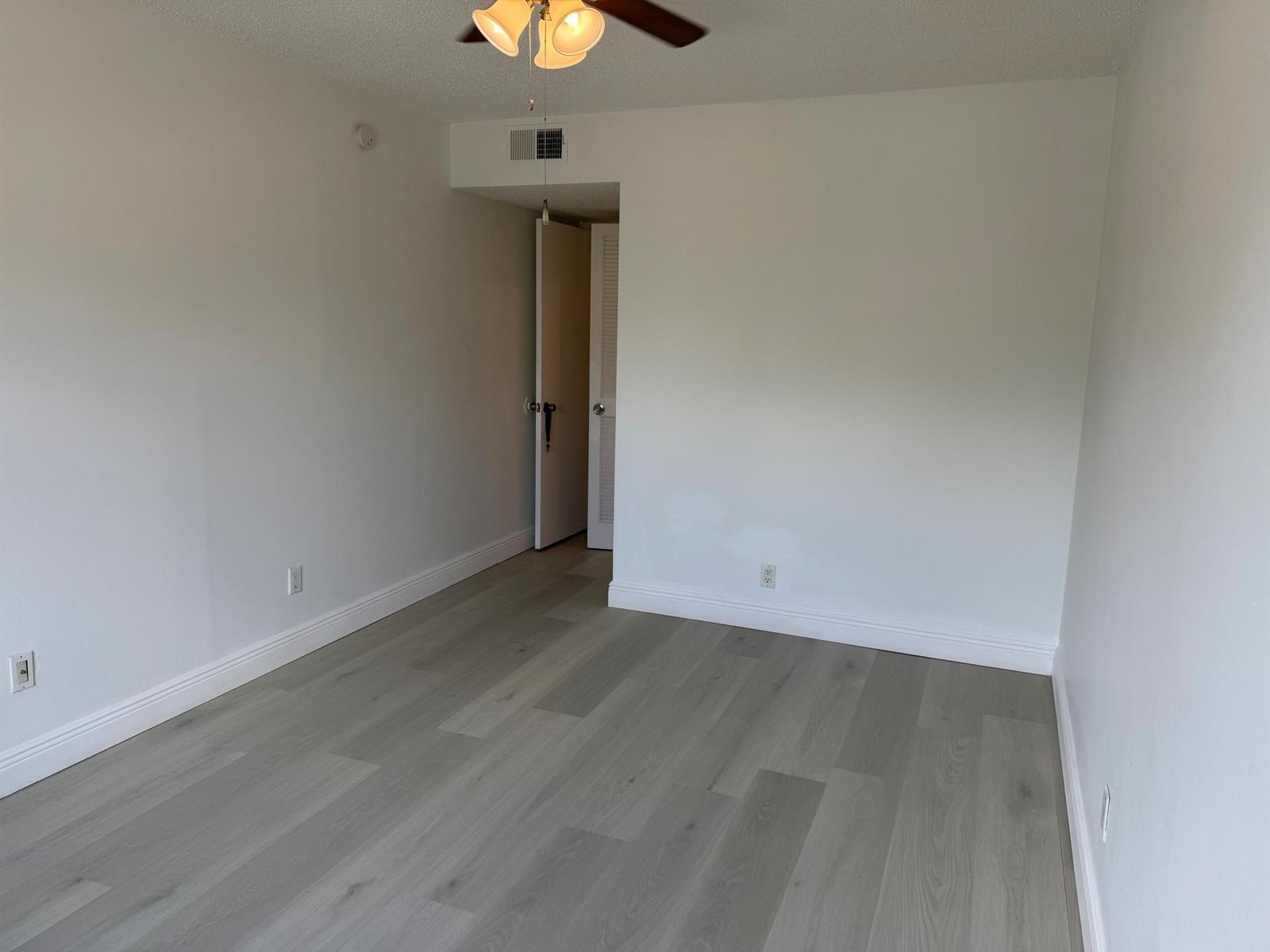 Listing photo 9 for 4147 NW 90th Avenue Unit#204, Coral Springs, FL, 33065