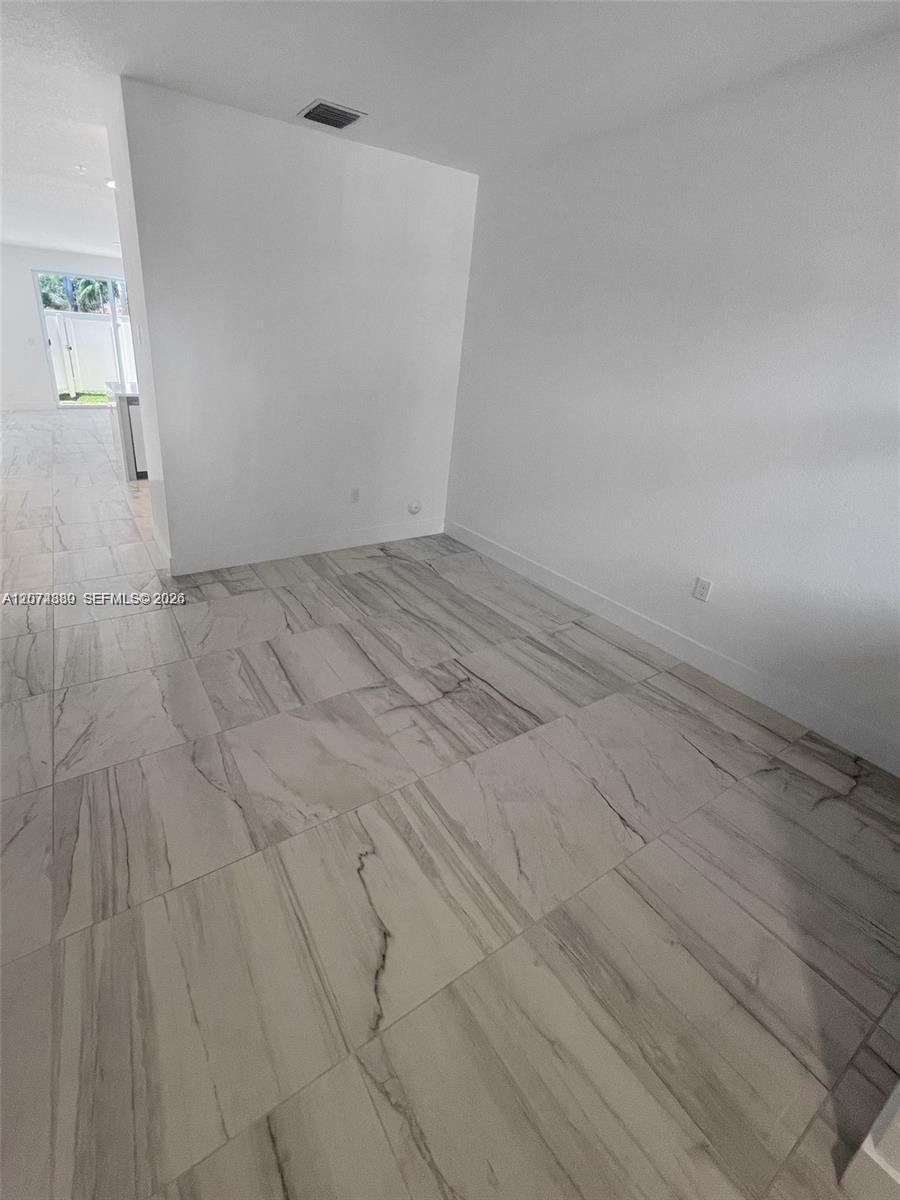 Listing photo 2 for 17025 SW 1st Street, Pembroke Pines, FL, 33027
