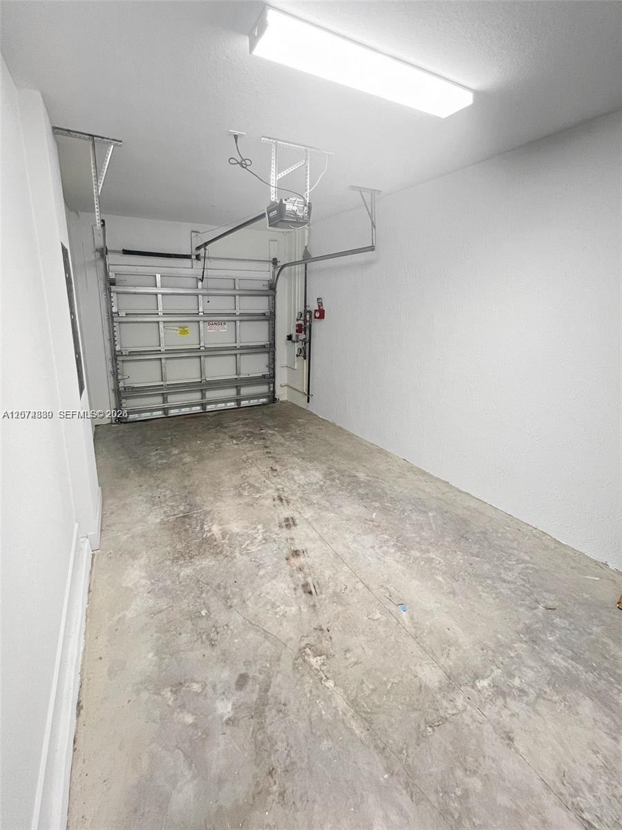 Listing photo 12 for 17025 SW 1st Street, Pembroke Pines, FL, 33027
