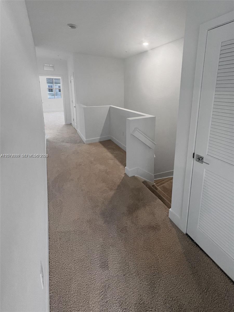 Listing photo 5 for 17025 SW 1st Street, Pembroke Pines, FL, 33027