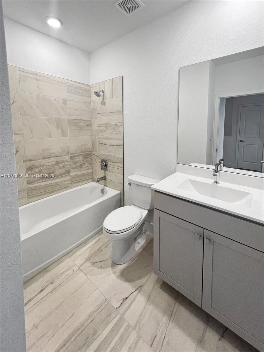 Listing photo 9 for 17025 SW 1st Street, Pembroke Pines, FL, 33027