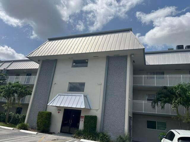 Listing photo 1 for 2960 RIVERSIDE Drive Unit#318-2, Coral Springs, FL, 33065