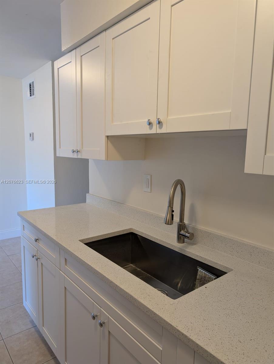 Listing photo 6 for 1118 NW 2nd Ave Unit#1118, Fort Lauderdale, FL, 33311
