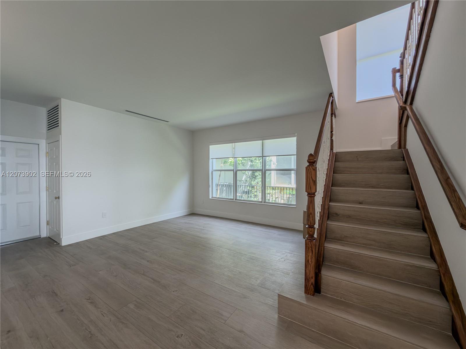 Listing photo 11 for 5297 SW 183rd Ave, Miramar, FL, 33029