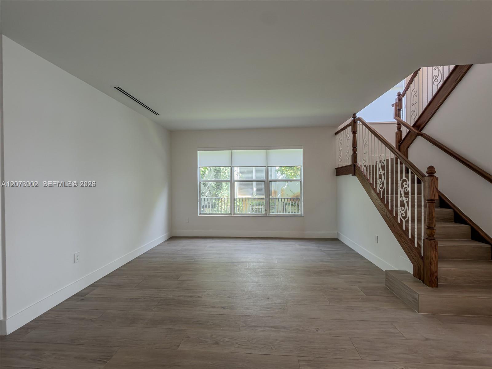 Listing photo 12 for 5297 SW 183rd Ave, Miramar, FL, 33029