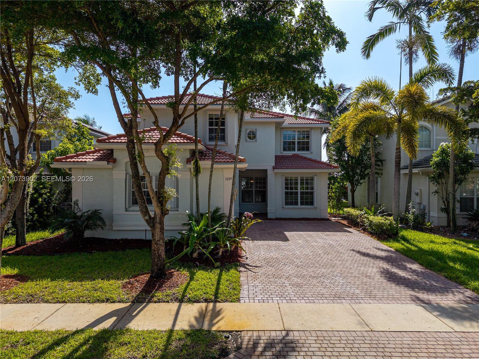 Listing photo 3 for 5297 SW 183rd Ave, Miramar, FL, 33029
