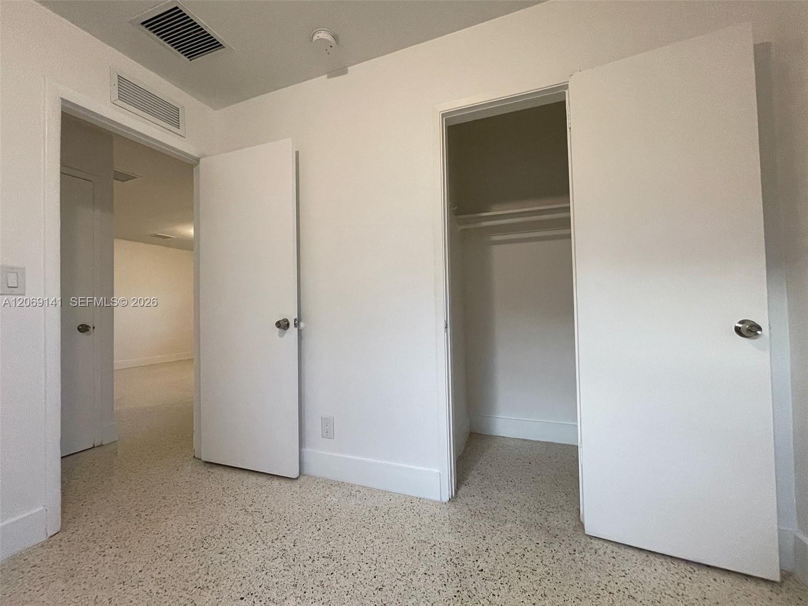 Listing photo 12 for 510 NE 4th Ave Unit#510, Hallandale Beach, FL, 33009