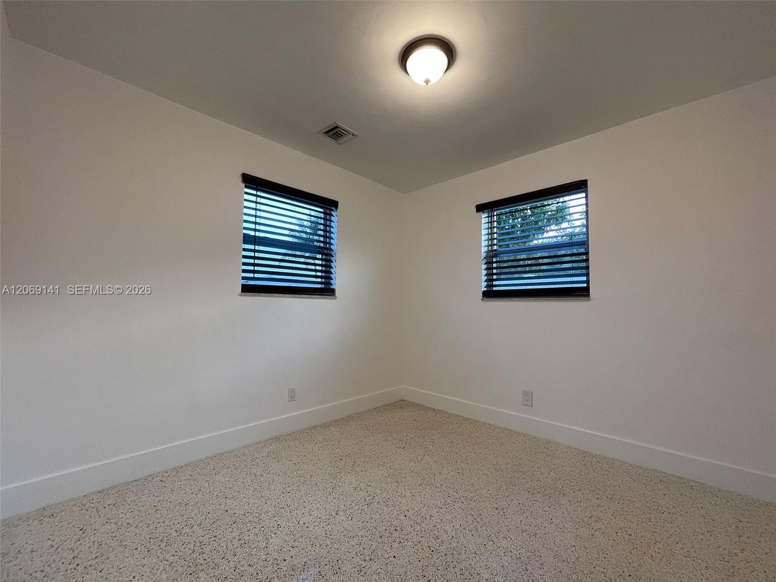 Listing photo 15 for 510 NE 4th Ave Unit#510, Hallandale Beach, FL, 33009