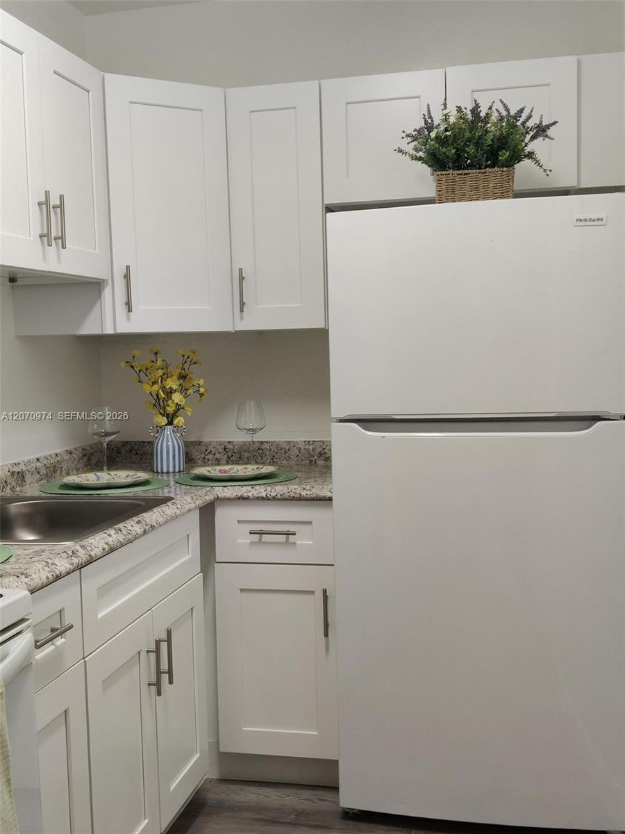 Listing photo 2 for 5950 NE 18th Ave Unit#509, Fort Lauderdale, FL, 33334