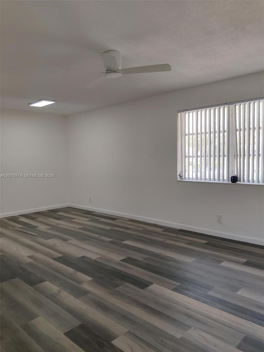 Listing photo 7 for 5950 NE 18th Ave Unit#509, Fort Lauderdale, FL, 33334