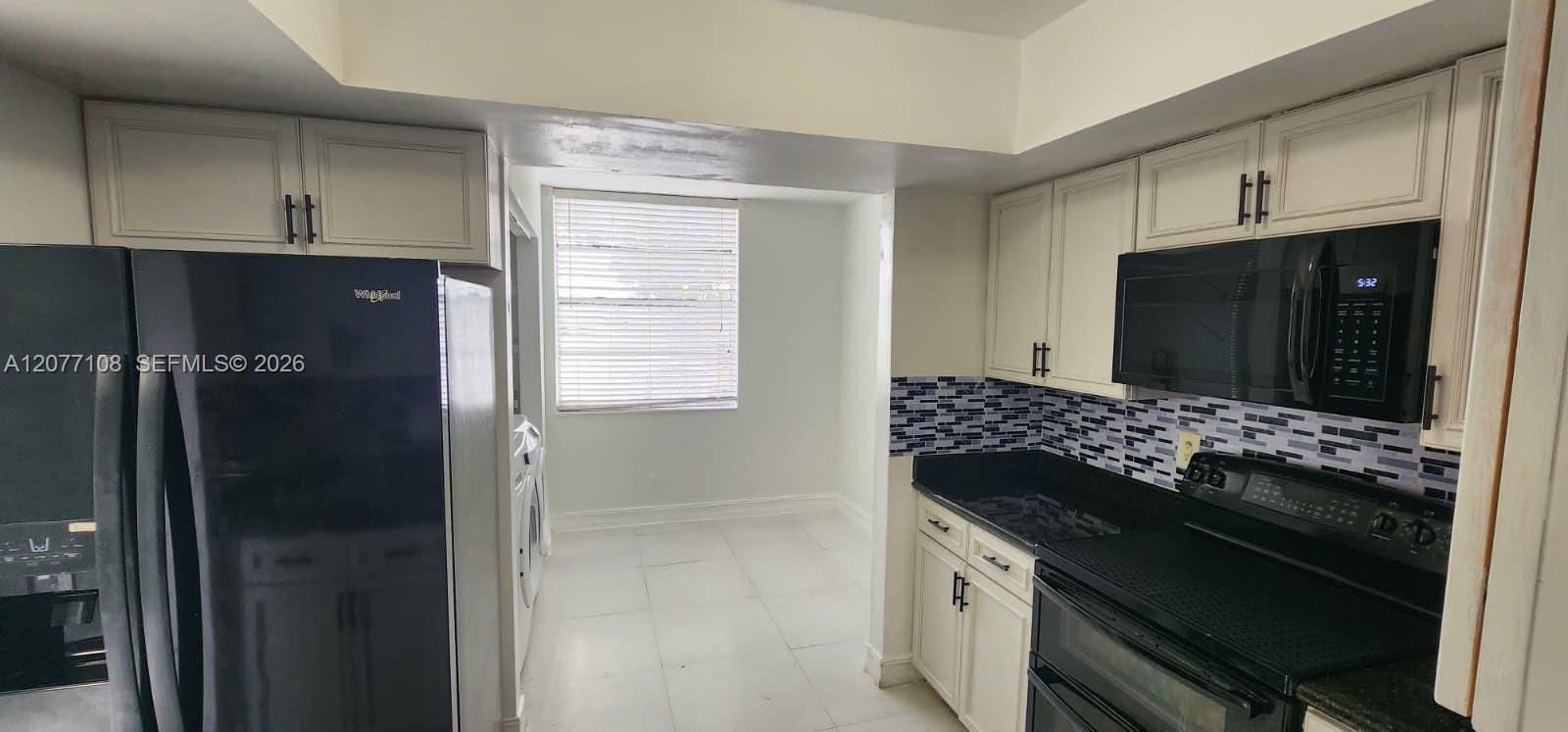 Listing photo 11 for 1020 NW 80th Ave Unit#203, Margate, FL, 33063