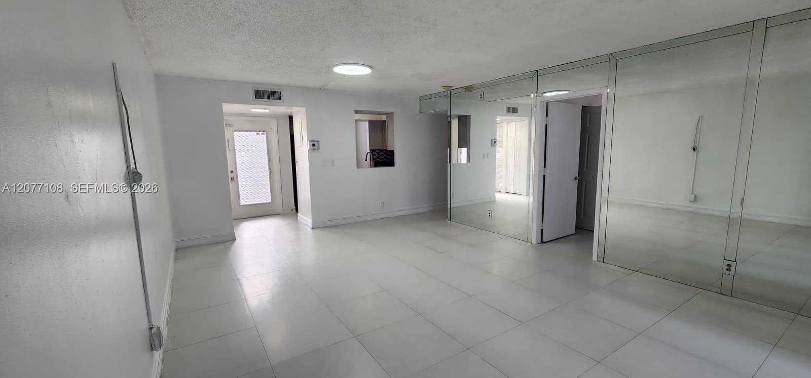 Listing photo 3 for 1020 NW 80th Ave Unit#203, Margate, FL, 33063