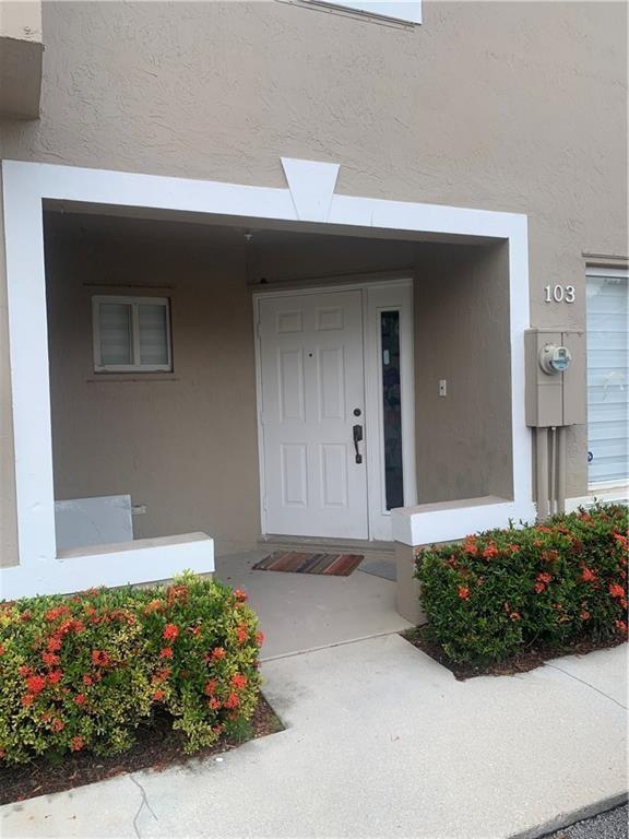 Listing photo 1 for 103 Riviera Circle, Weston, FL, 33326