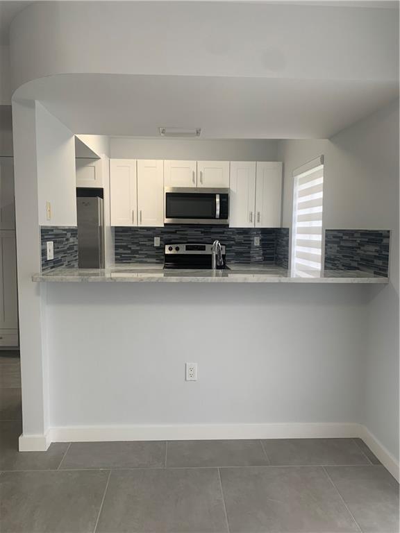 Listing photo 4 for 103 Riviera Circle, Weston, FL, 33326