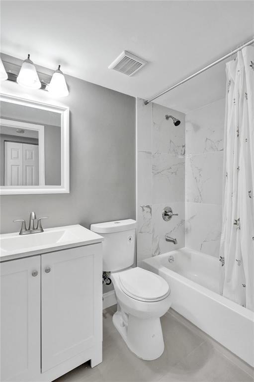 Listing photo 3 for 821 NW 103RD Avenue Unit#104, Pembroke Pines, FL, 33026