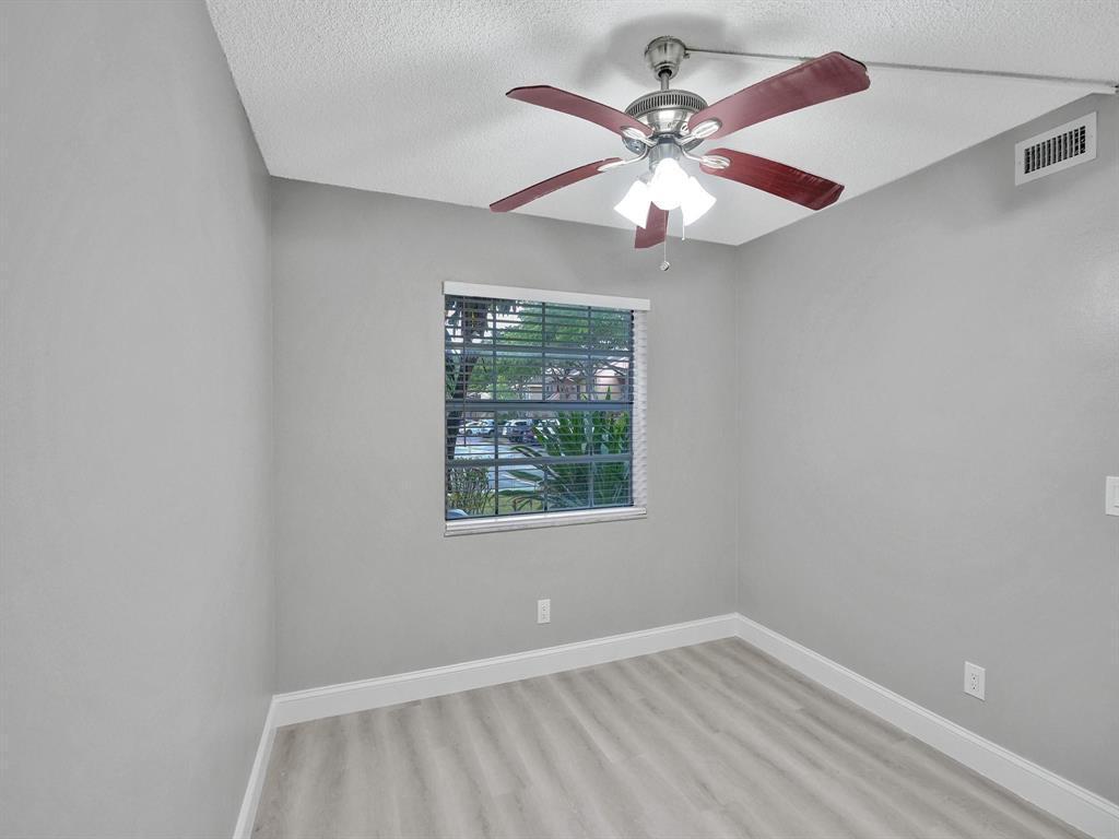 Listing photo 7 for 821 NW 103RD Avenue Unit#104, Pembroke Pines, FL, 33026