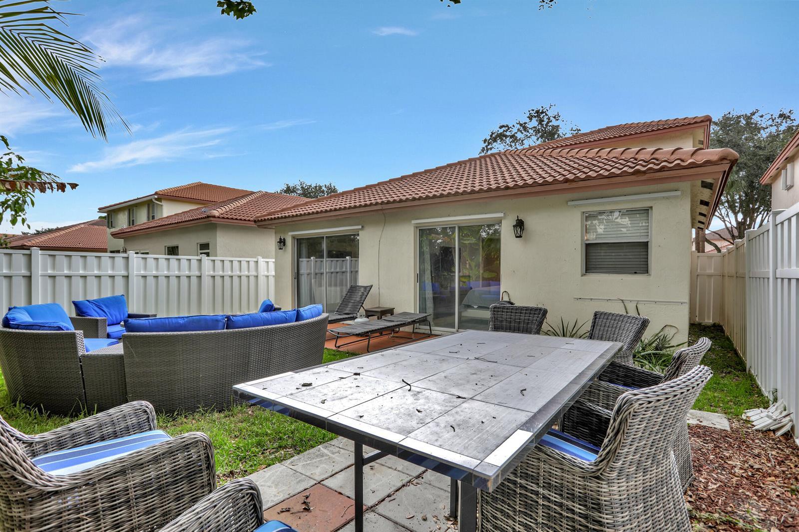 Listing photo 12 for 6242 NW 38TH Drive Unit#6242, Coral Springs, FL, 33067