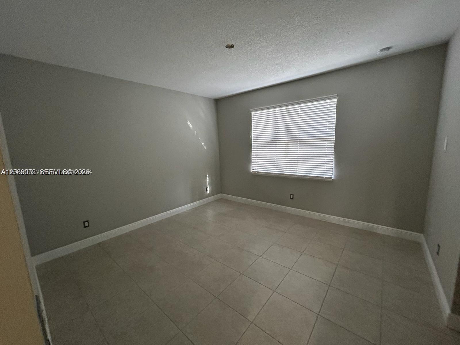Listing photo 14 for 20962 NW 1st Dr Unit#20962, Pembroke Pines, FL, 33029