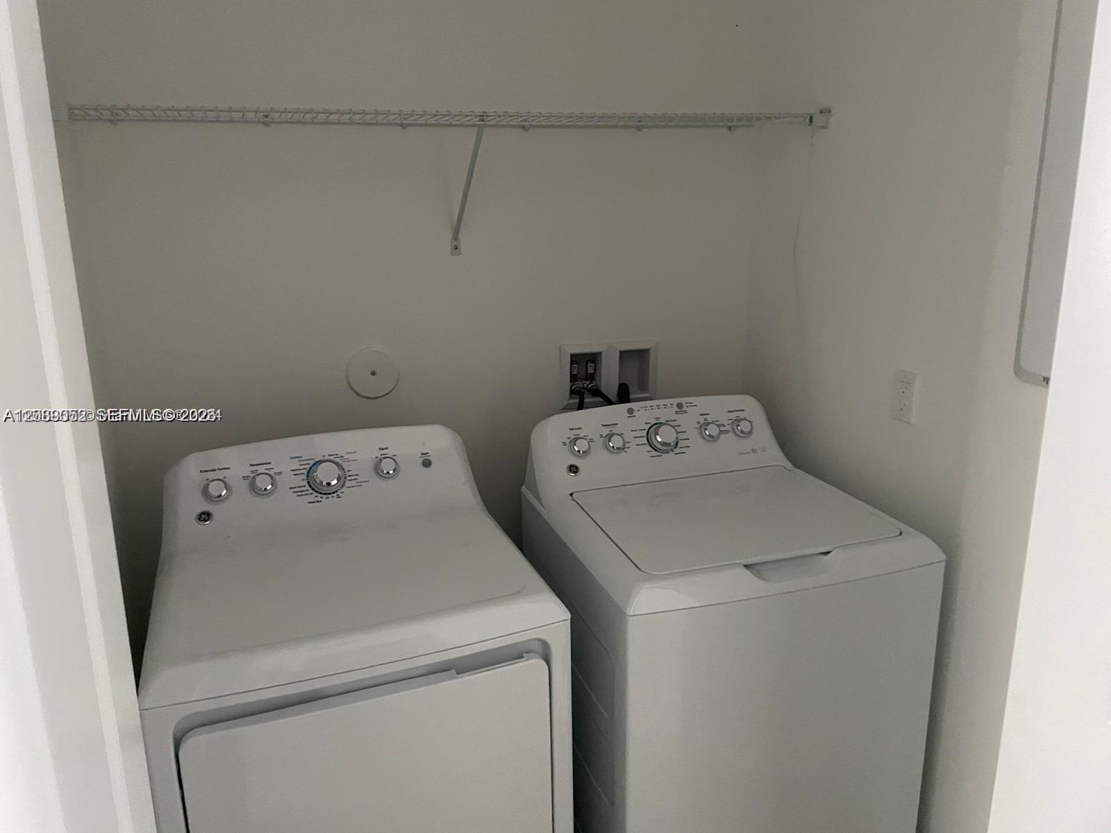 Listing photo 8 for 20962 NW 1st Dr Unit#20962, Pembroke Pines, FL, 33029