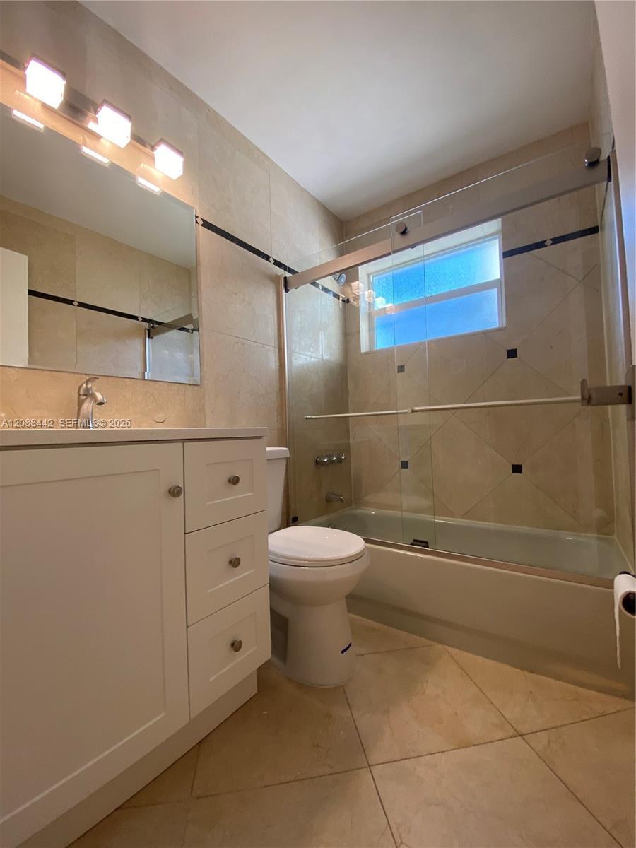 Listing photo 14 for 6140 SW 37th Ct, Davie, FL, 33314