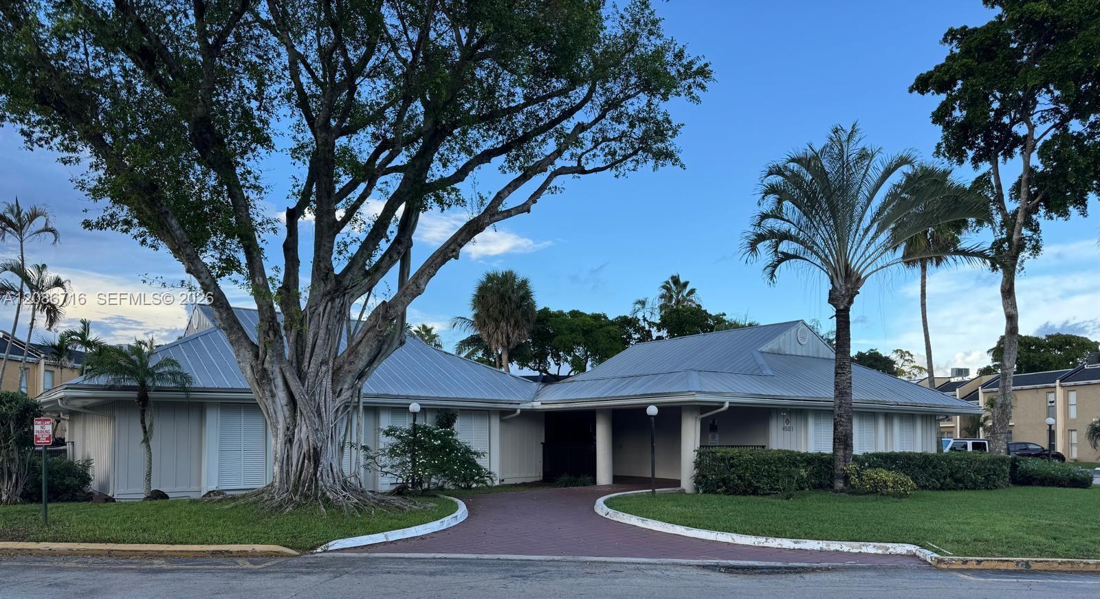 Listing photo 13 for 4527 Treehouse Ln Unit#3B, Tamarac, FL, 33319