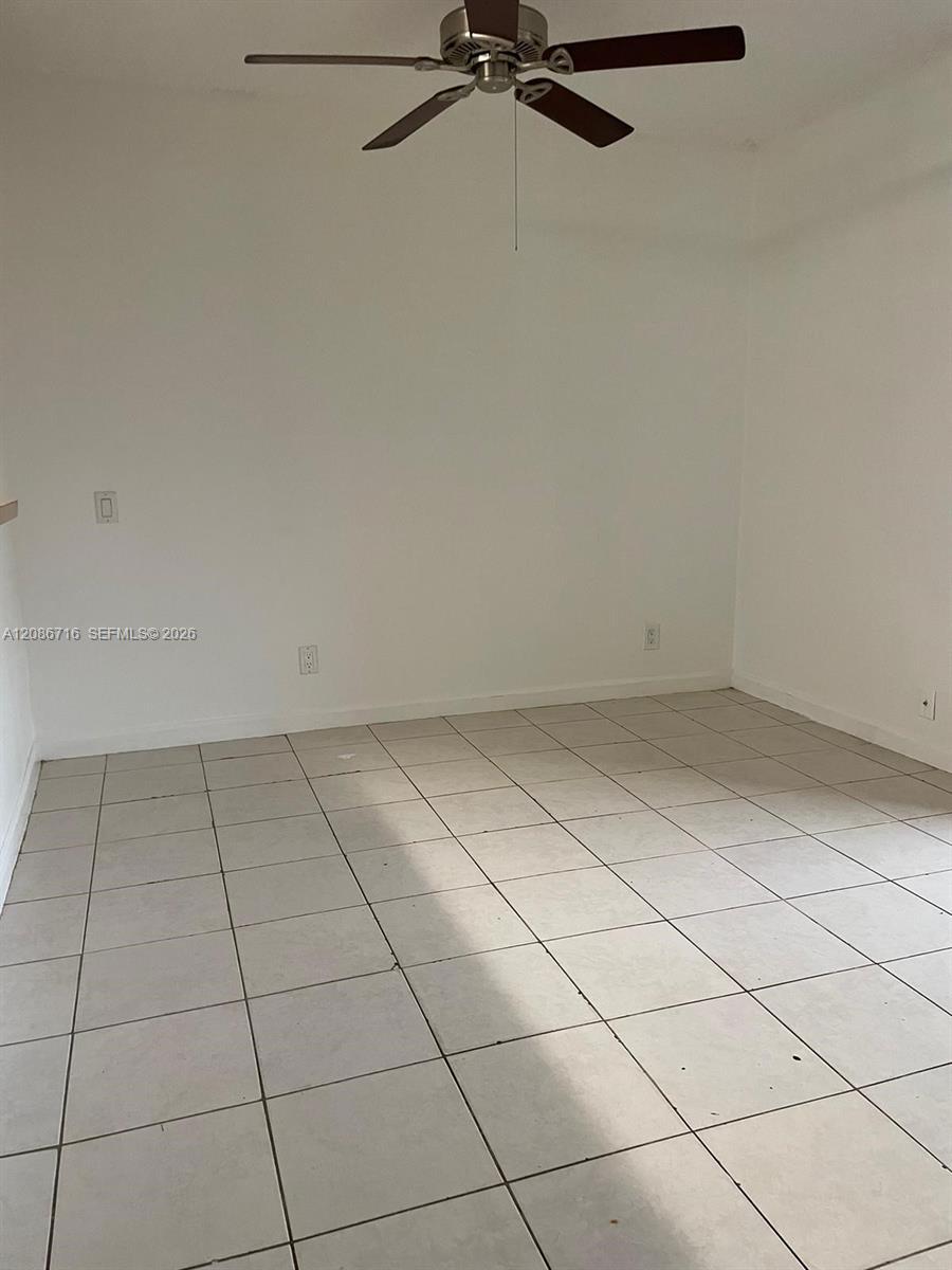 Listing photo 3 for 4527 Treehouse Ln Unit#3B, Tamarac, FL, 33319