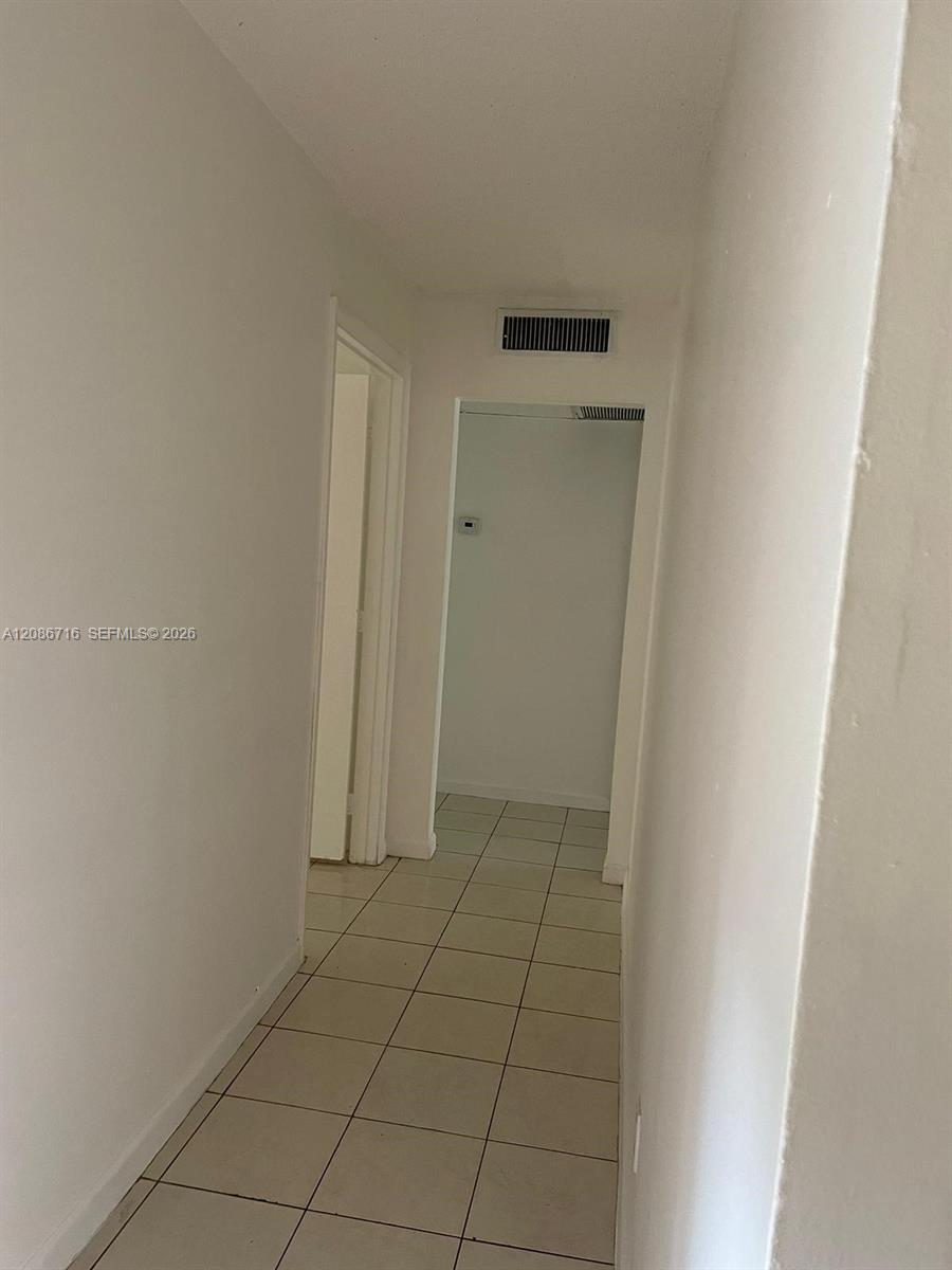Listing photo 6 for 4527 Treehouse Ln Unit#3B, Tamarac, FL, 33319