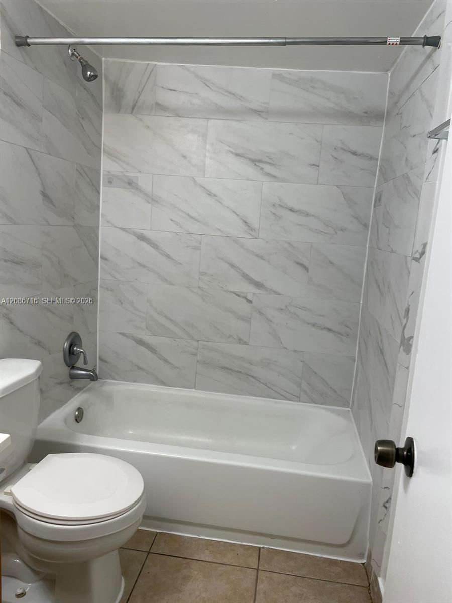 Listing photo 8 for 4527 Treehouse Ln Unit#3B, Tamarac, FL, 33319