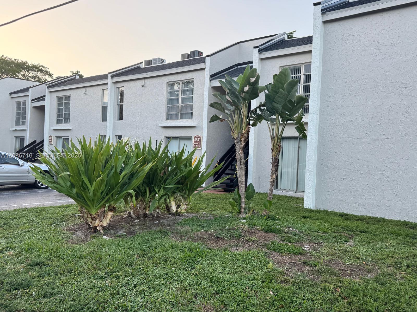 Listing photo 9 for 4527 Treehouse Ln Unit#3B, Tamarac, FL, 33319