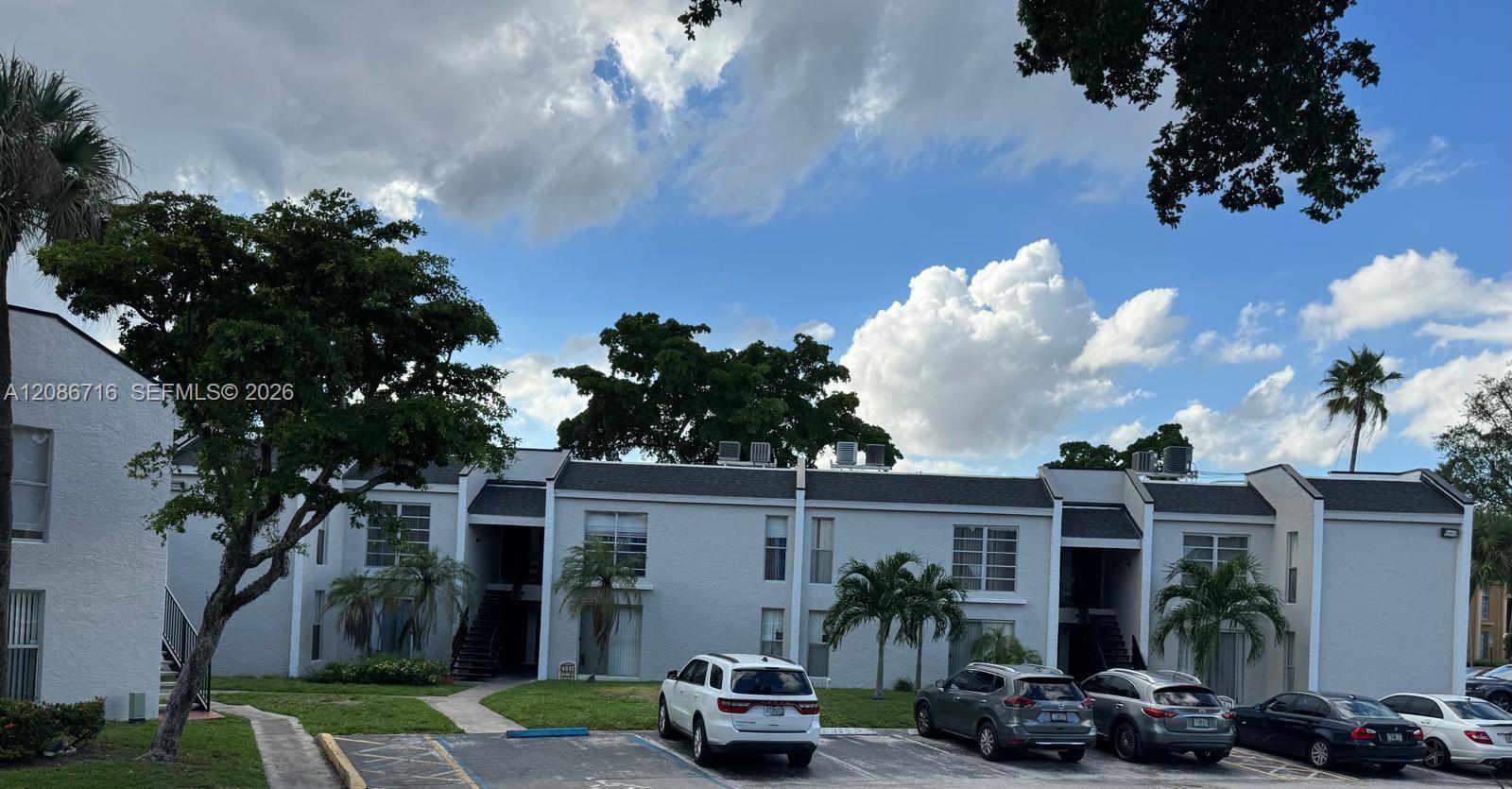 Listing photo 10 for 4527 Treehouse Ln Unit#3B, Tamarac, FL, 33319