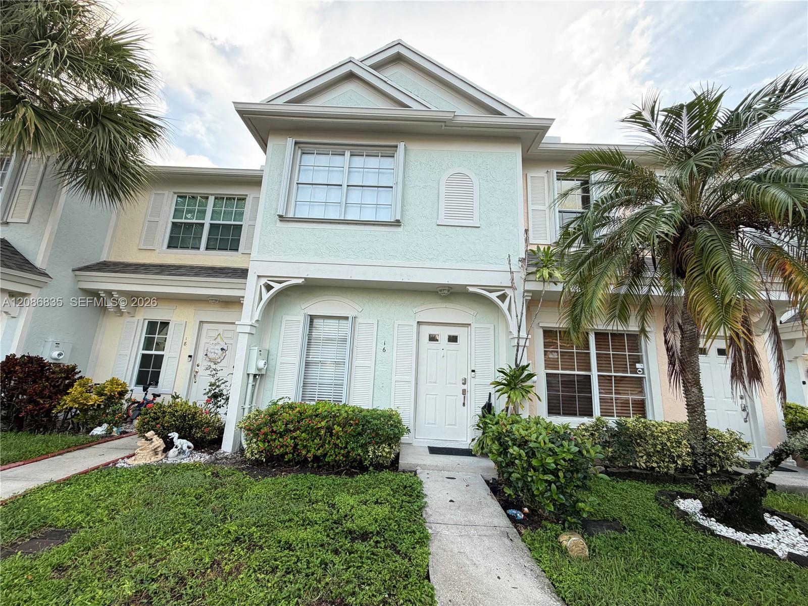Listing photo 2 for 16 Key West Ct, Weston, FL, 33326