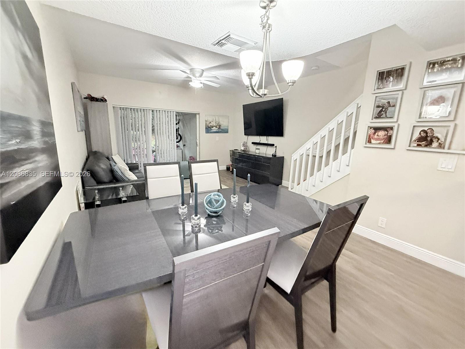Listing photo 12 for 16 Key West Ct, Weston, FL, 33326