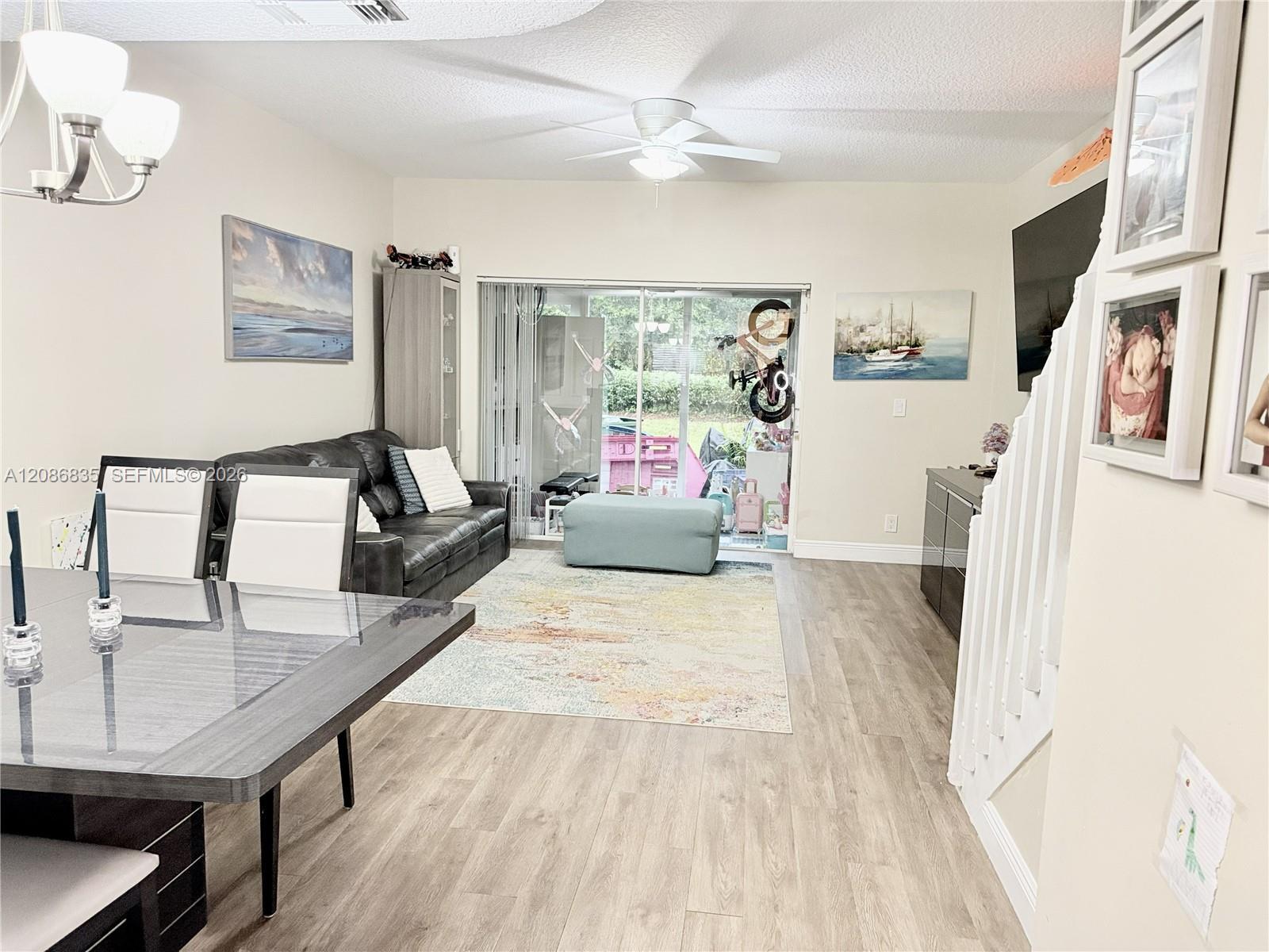 Listing photo 10 for 16 Key West Ct, Weston, FL, 33326