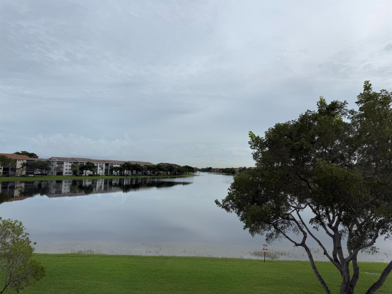Listing photo 2 for 13800 SW 5TH Court Unit#306M, Pembroke Pines, FL, 33027