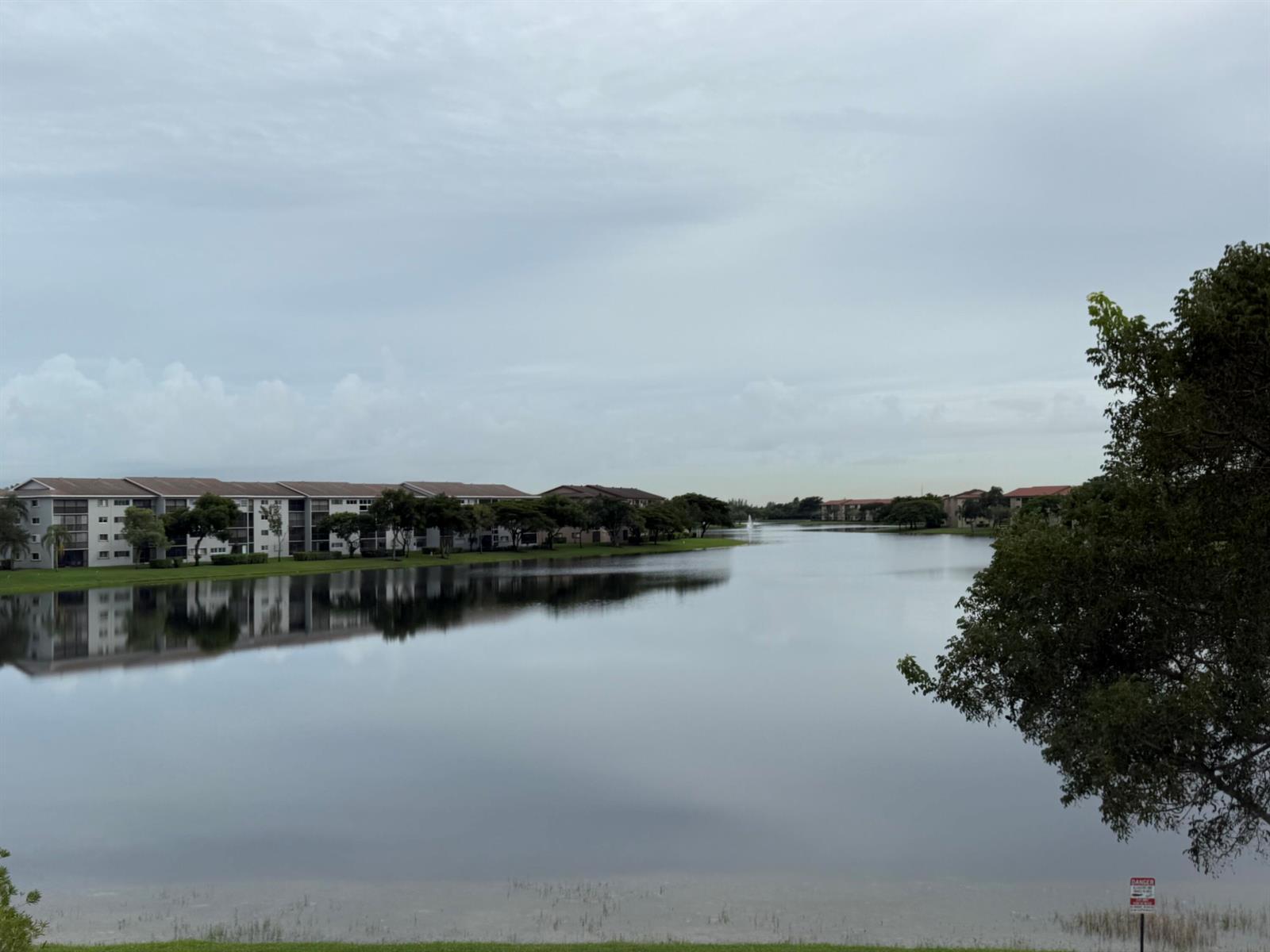 Listing photo 3 for 13800 SW 5TH Court Unit#306M, Pembroke Pines, FL, 33027