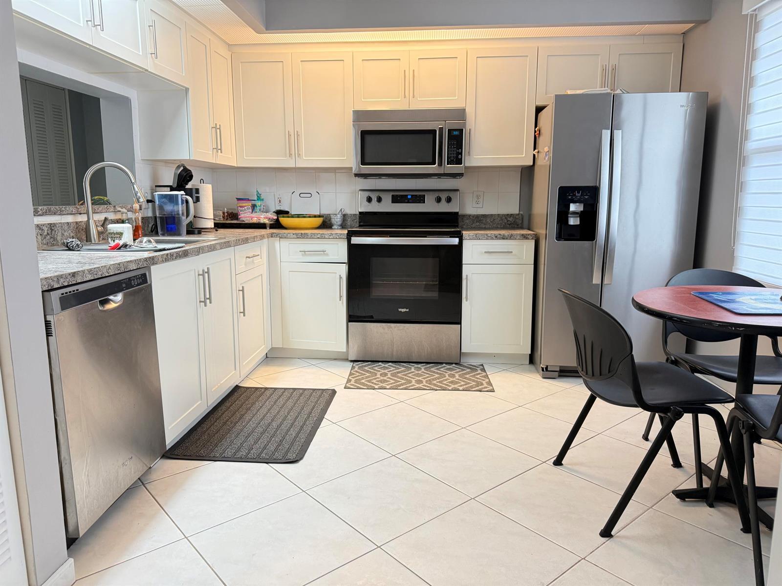 Listing photo 10 for 13800 SW 5TH Court Unit#306M, Pembroke Pines, FL, 33027