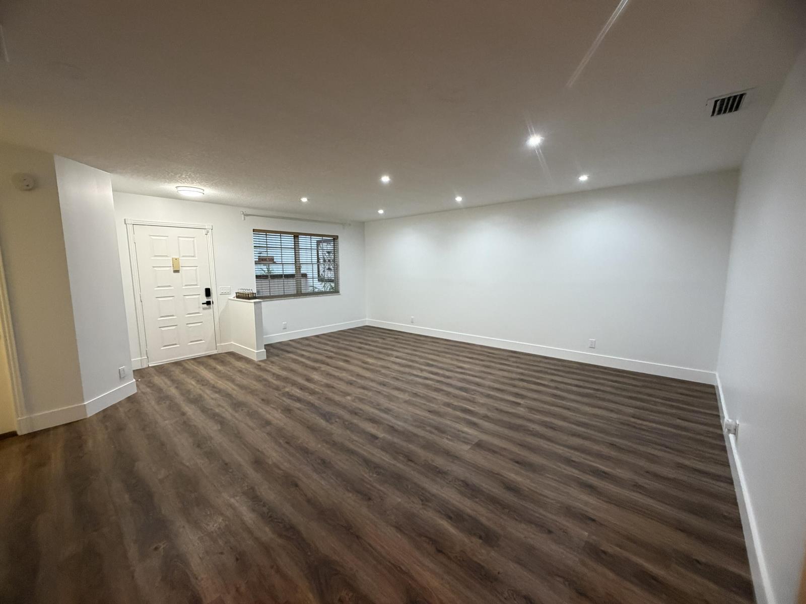 Listing photo 15 for 8953 NW 23RD Street Unit#8953, Coral Springs, FL, 33065