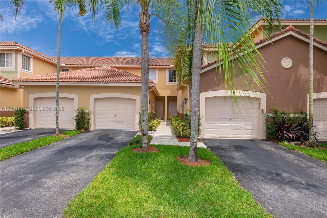 Listing photo 1 for 3635 San Simeon Cir, Weston, FL, 33331